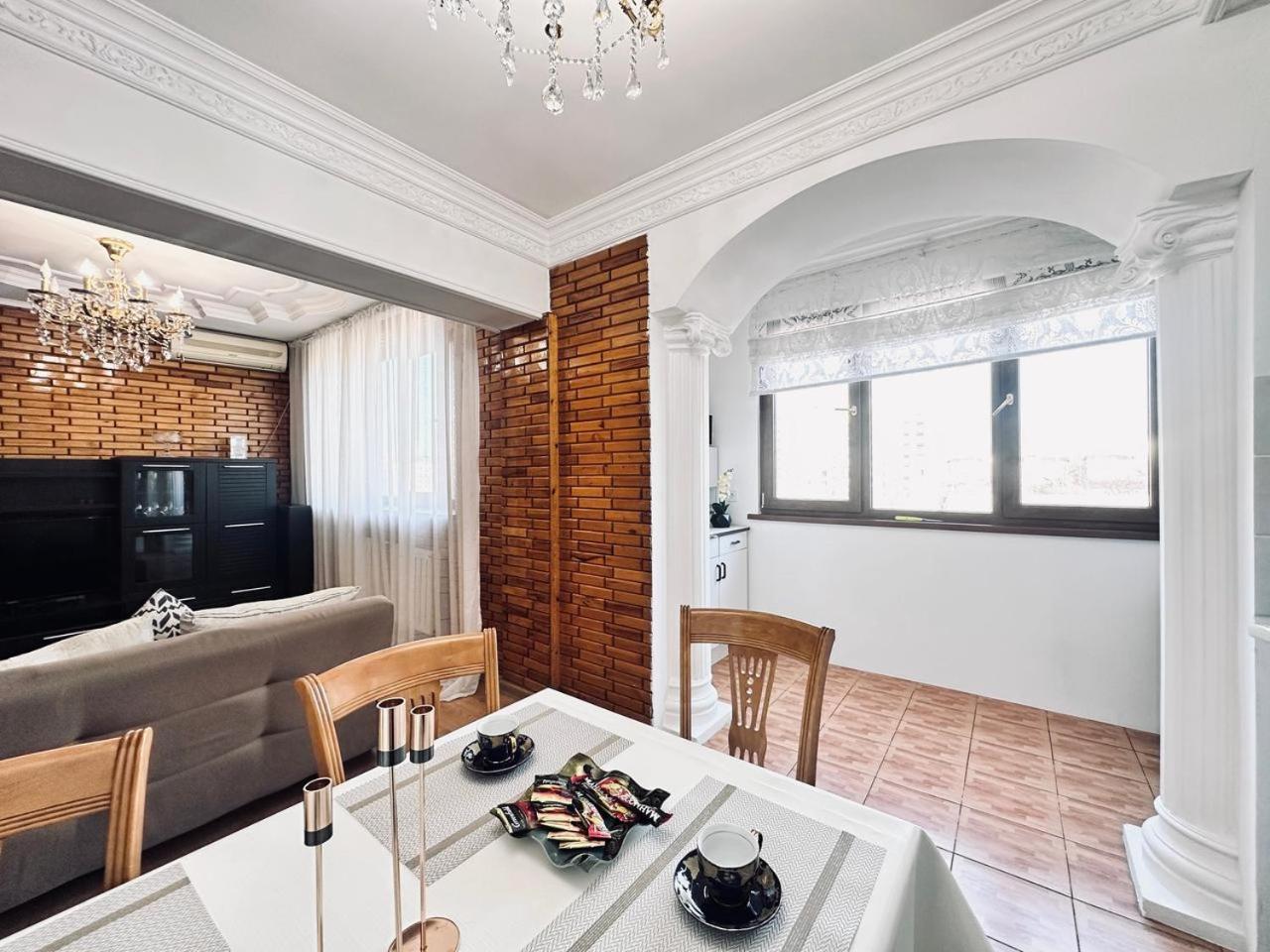 3 Ком Квартира На Абая Сейфуллина Almatî Exterior foto