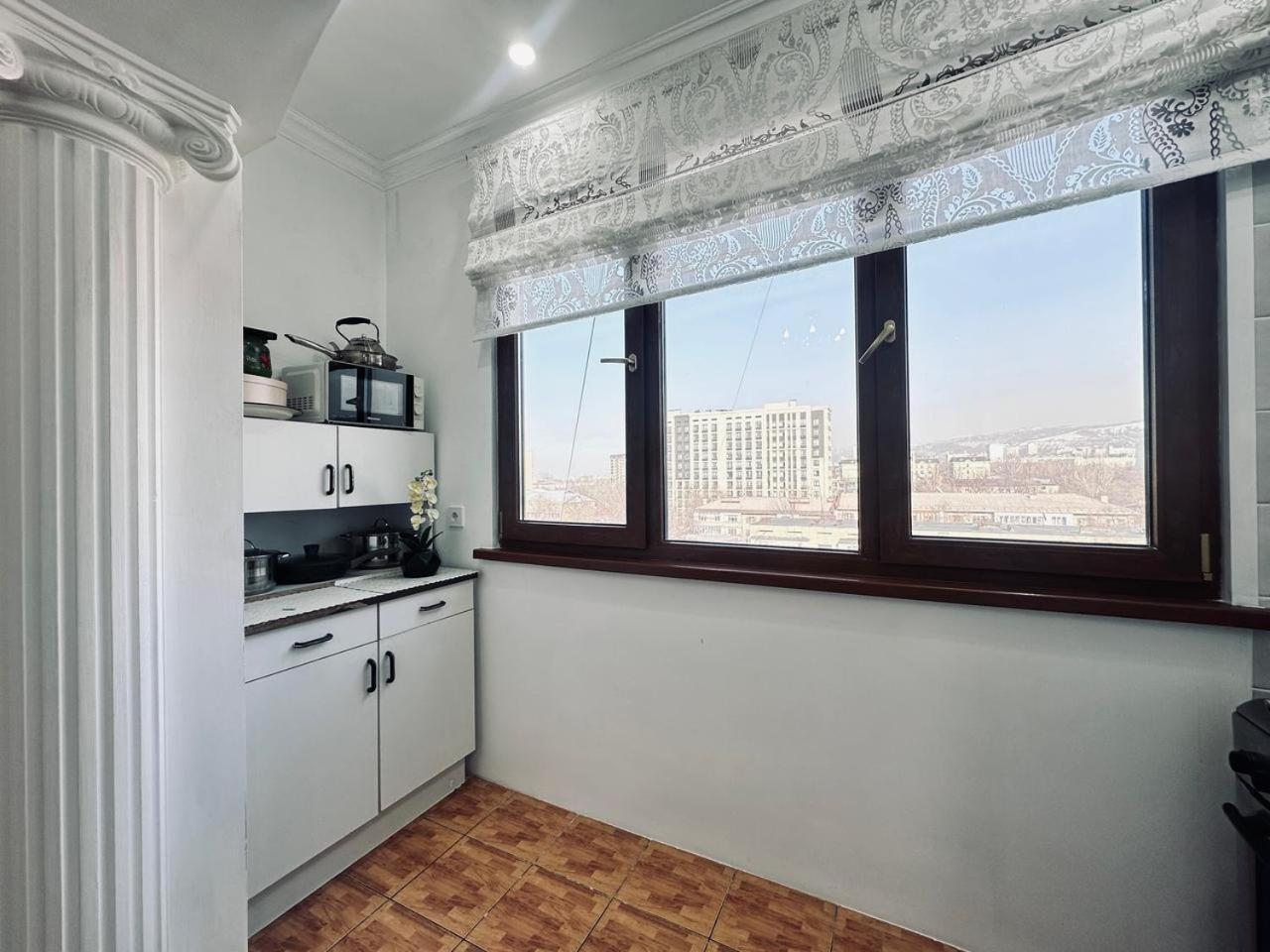 3 Ком Квартира На Абая Сейфуллина Almatî Exterior foto